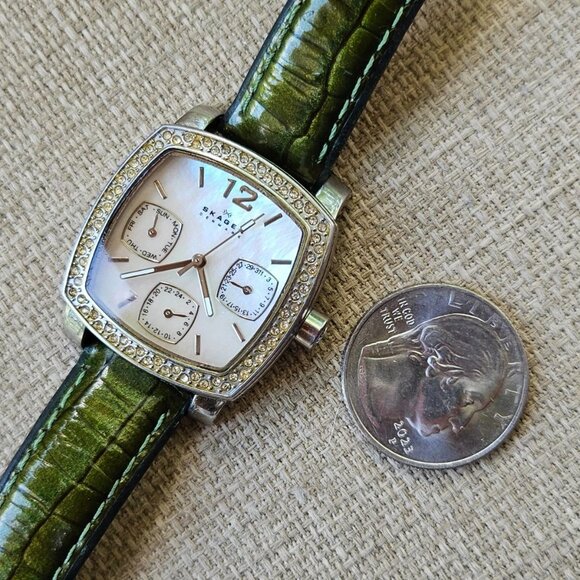 Skagen Women Wristwatch Multi-dial/Gemstones Patent Leather Band Watch - Picture 13 of 13